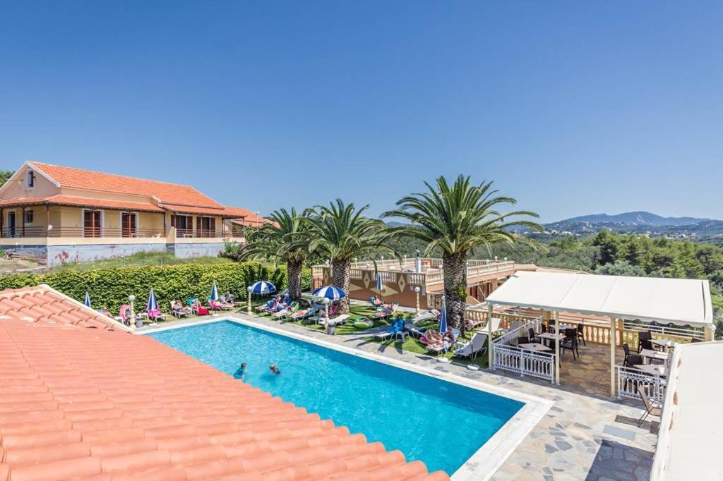 Kapetanios Apartments Agios Stefanos Avliotes  Eksteriør bilde