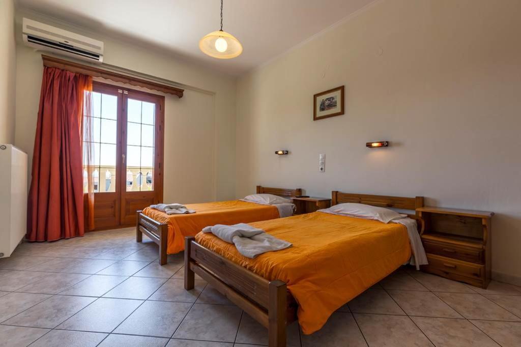 Kapetanios Apartments Agios Stefanos Avliotes  Eksteriør bilde