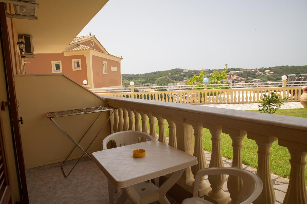 Kapetanios Apartments Agios Stefanos Avliotes  Eksteriør bilde