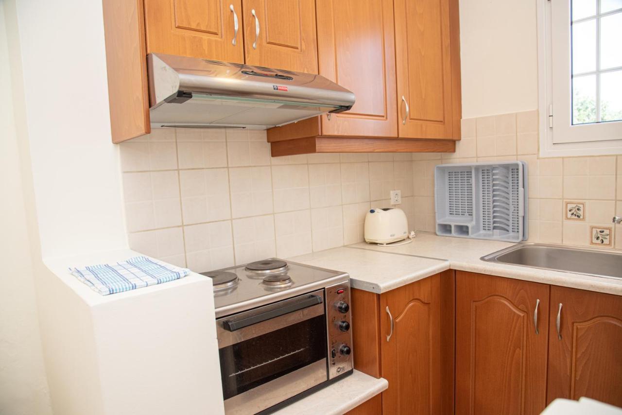 Kapetanios Apartments Agios Stefanos Avliotes  Eksteriør bilde