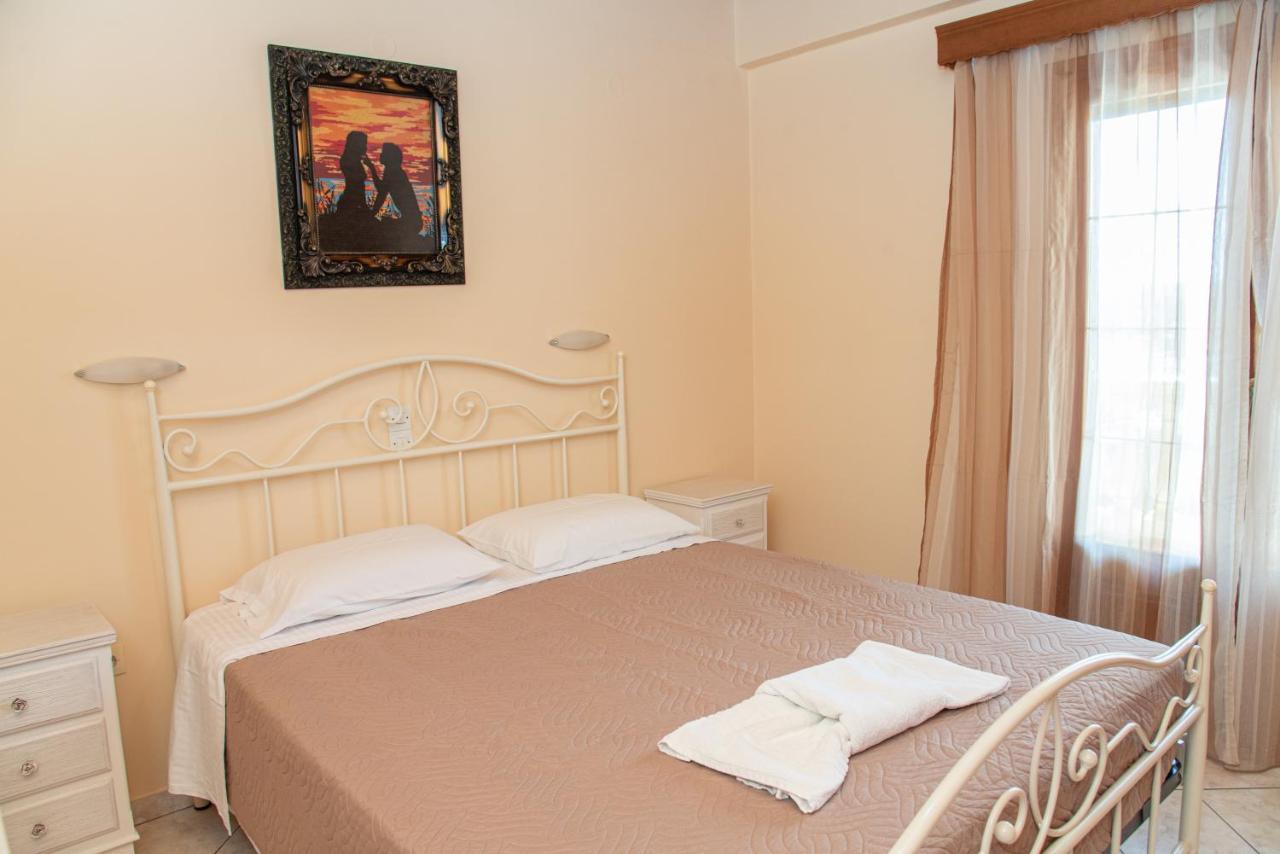 Kapetanios Apartments Agios Stefanos Avliotes  Eksteriør bilde