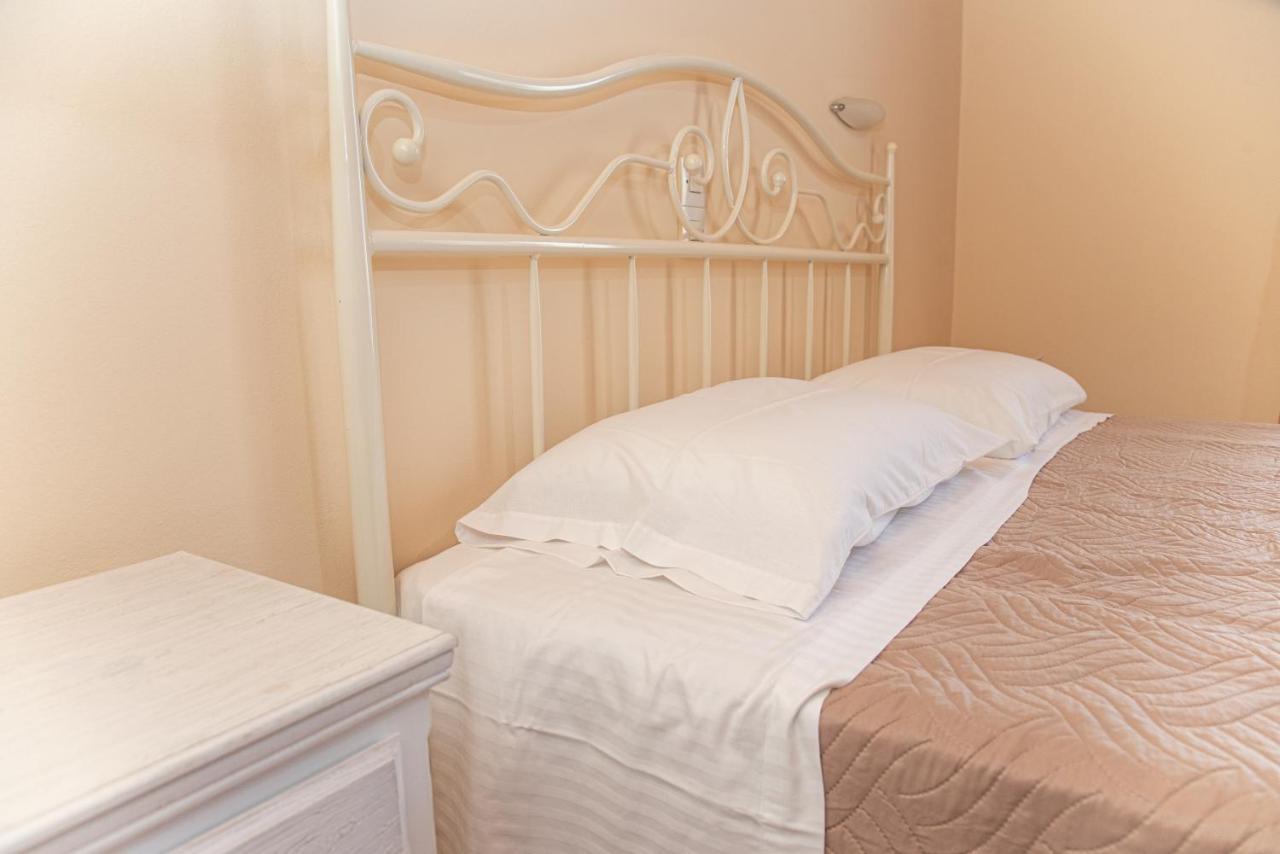 Kapetanios Apartments Agios Stefanos Avliotes  Eksteriør bilde