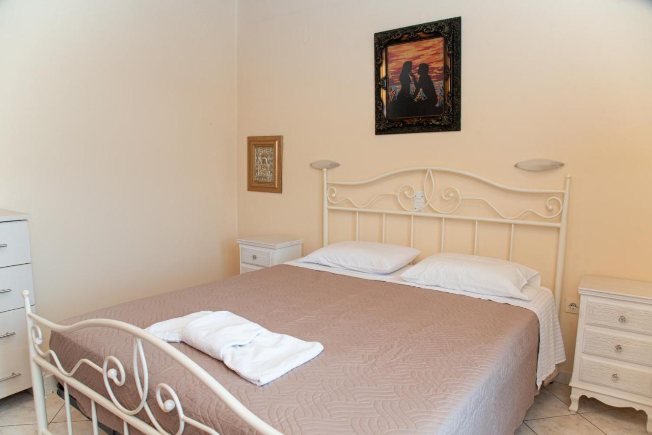 Kapetanios Apartments Agios Stefanos Avliotes  Eksteriør bilde